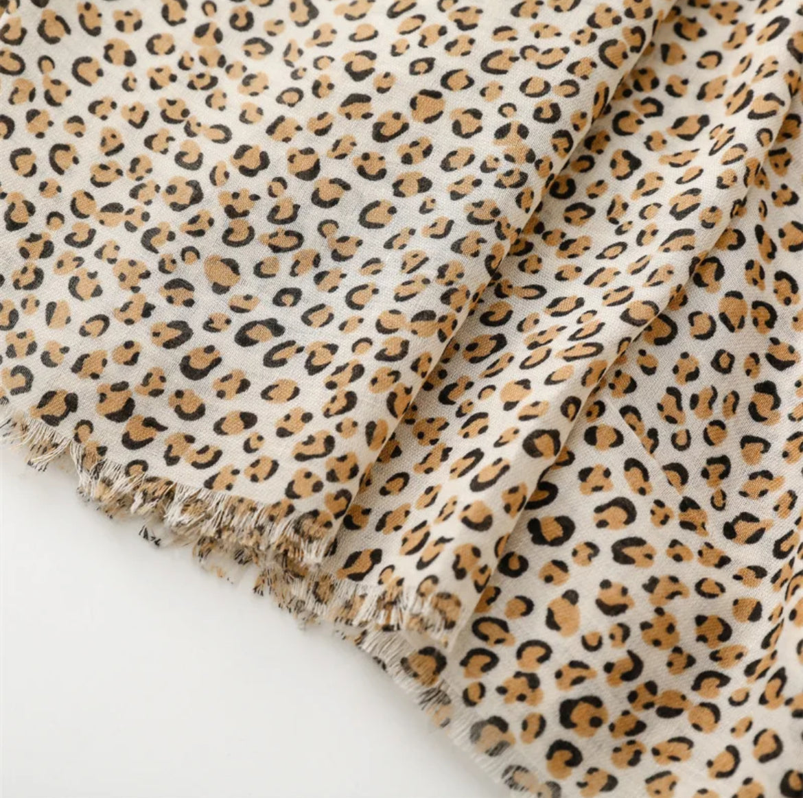 Scarf i leopardmönster