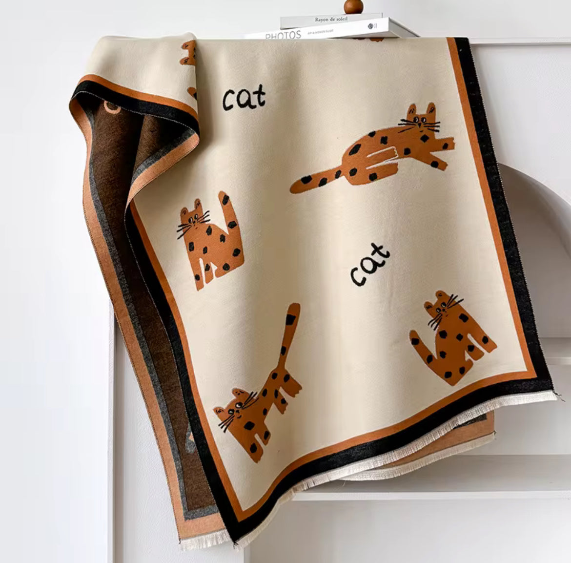 Sjal "Cat" med kattmönster