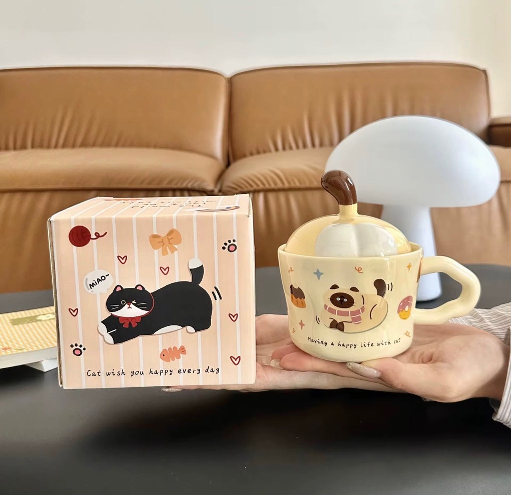 Kopp med lock med kattmotiv i keramik