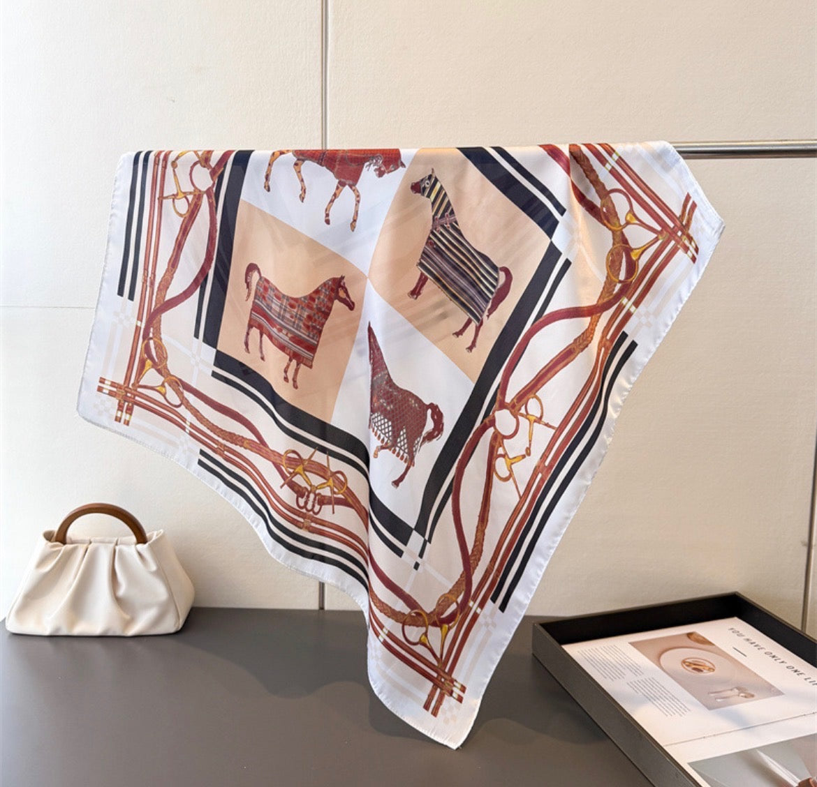 Scarves- Hästar och tömmar