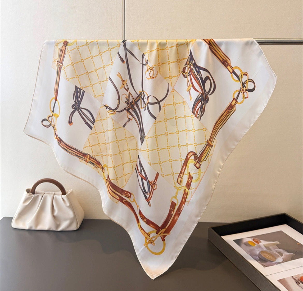 Scarves-Stigbyglar och tömmar