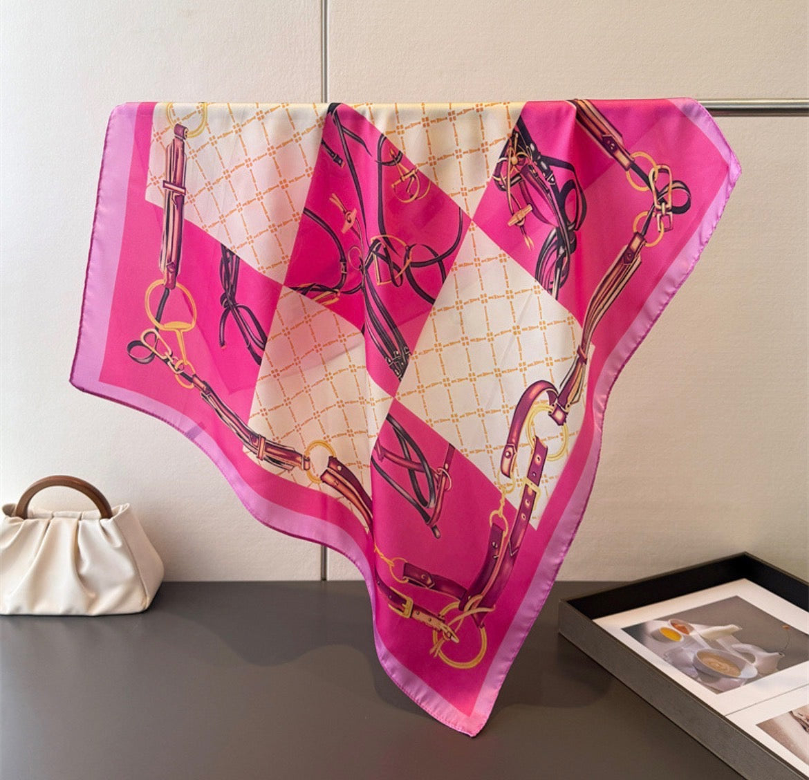 Scarves-Stigbyglar och tömmar