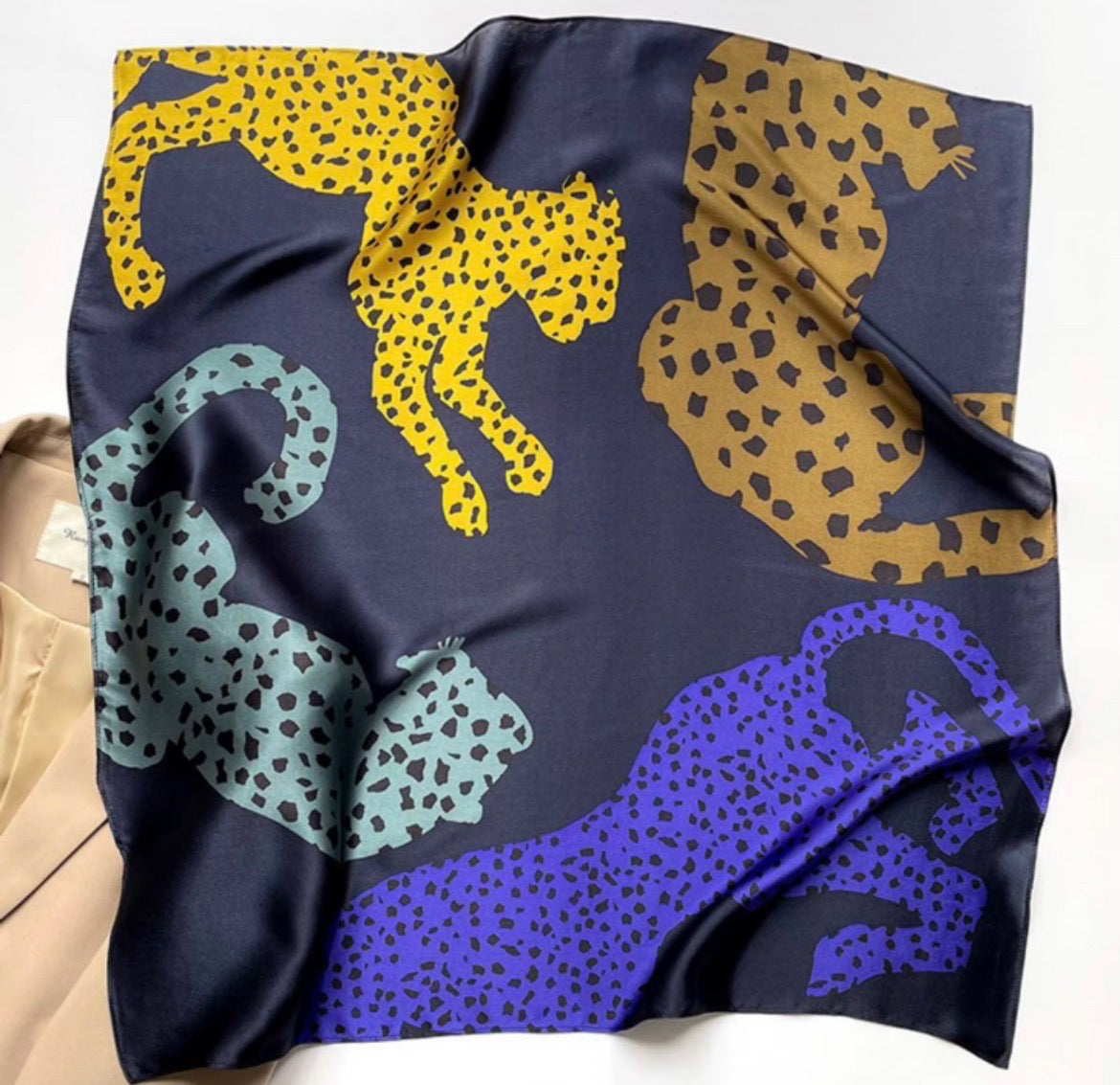Scarves- Leoparder i färg