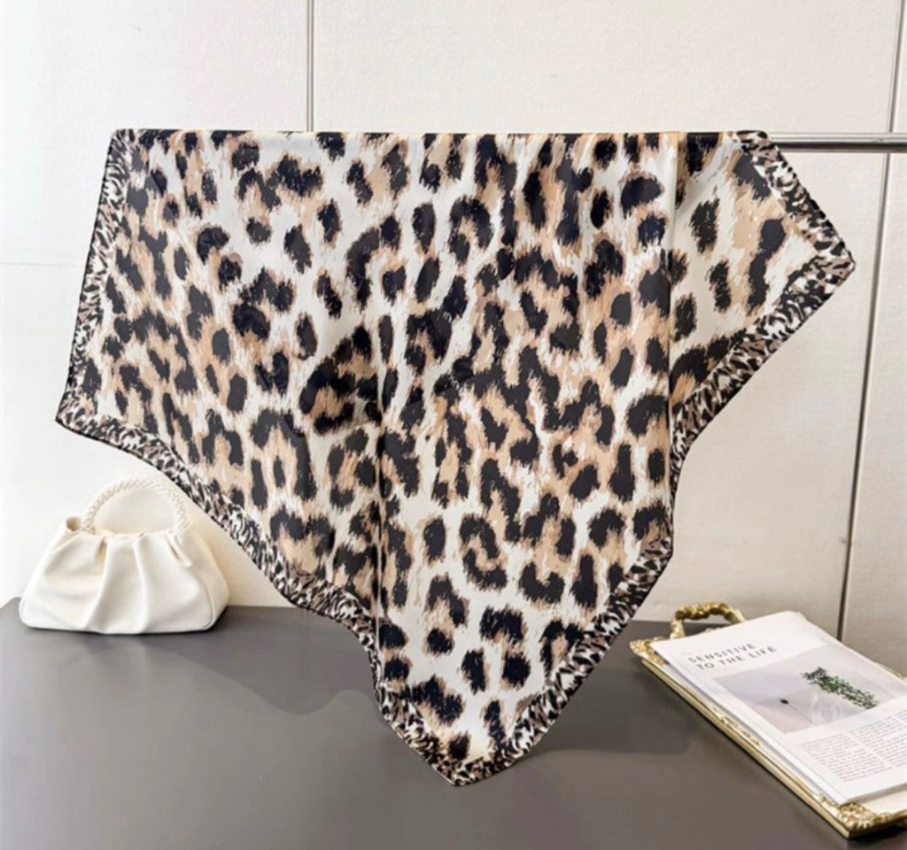 Scarves-Leopardfläckar