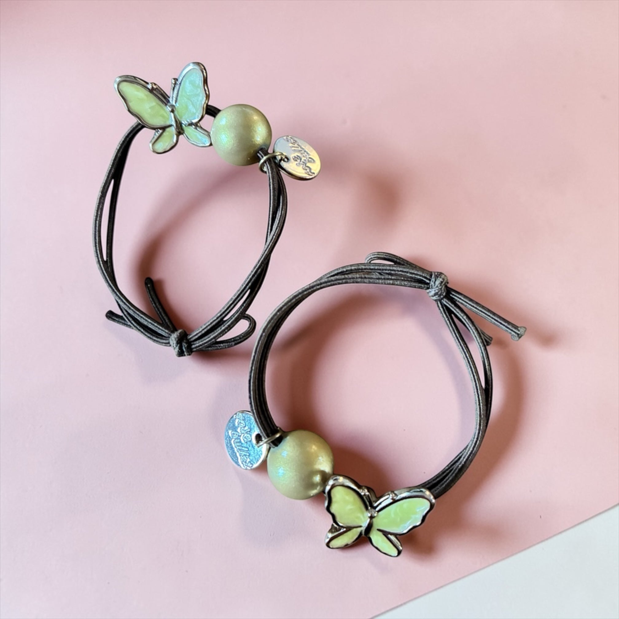 Armband med fjäril