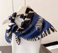 Scarves-zebramönstrad, finns i grön och blå