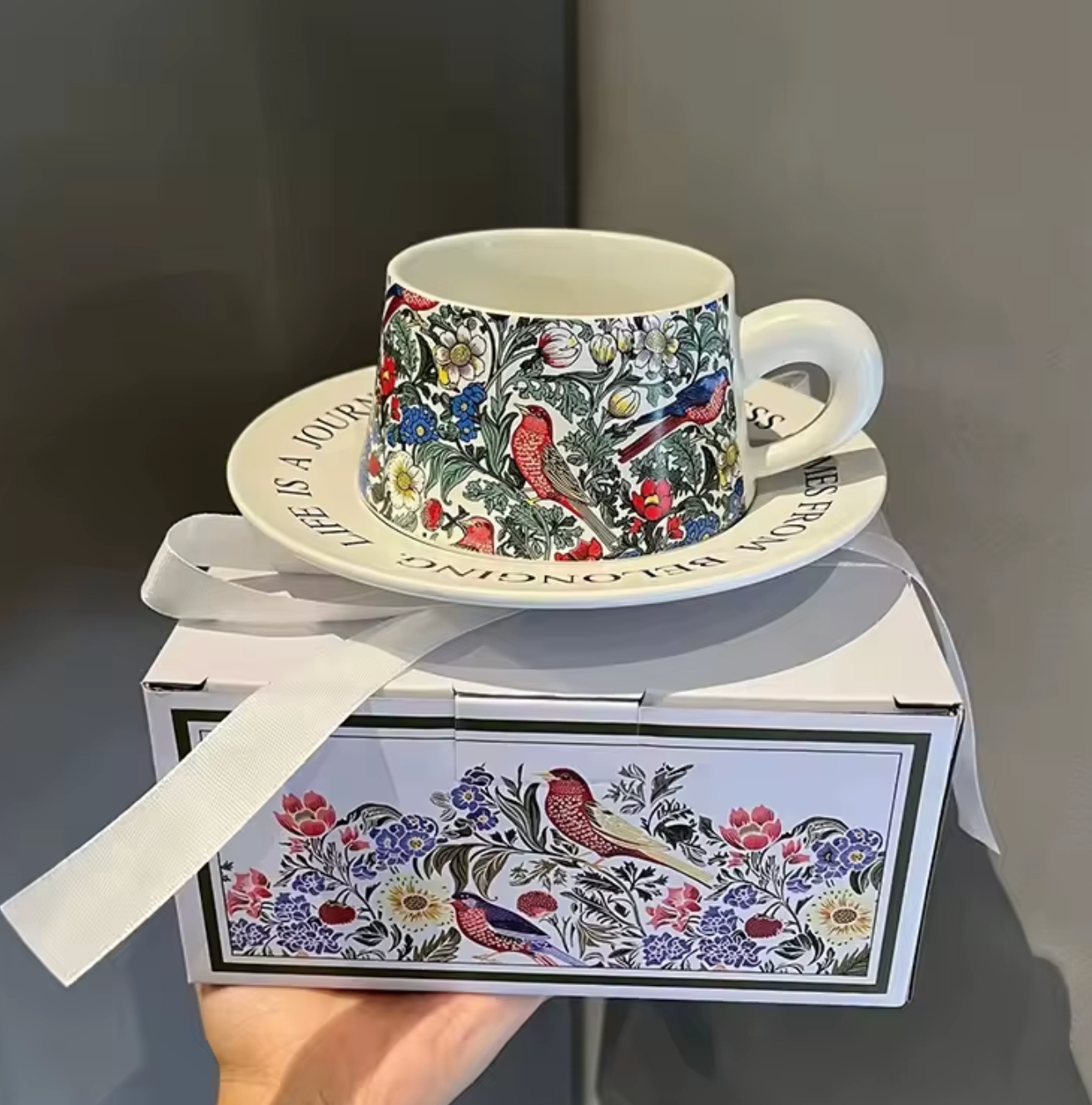 Porslinskopp-blomster, finns i tre färger