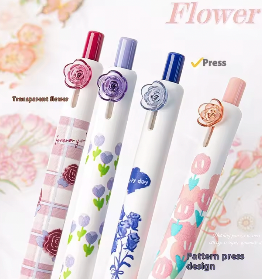 Set med 4 gelpennor, med blomstermotiv i 3 olika varianter