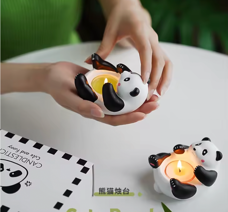 Presentlåda med keramikpanda och medföljande doftljus