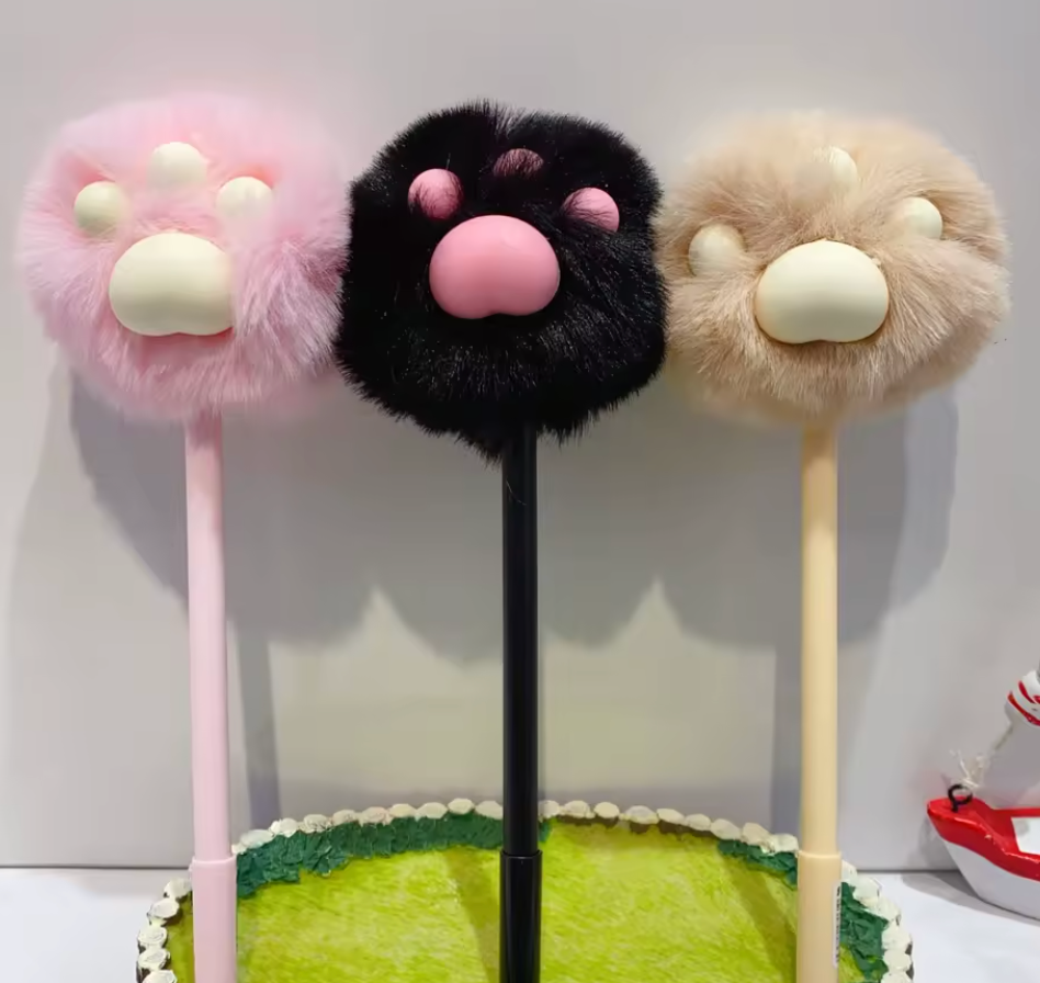 Fluffig gelpenna - tass, finns i 4 olika färger