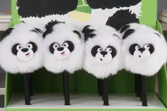 Fluffig gelpenna - panda, finns i 2 varianter