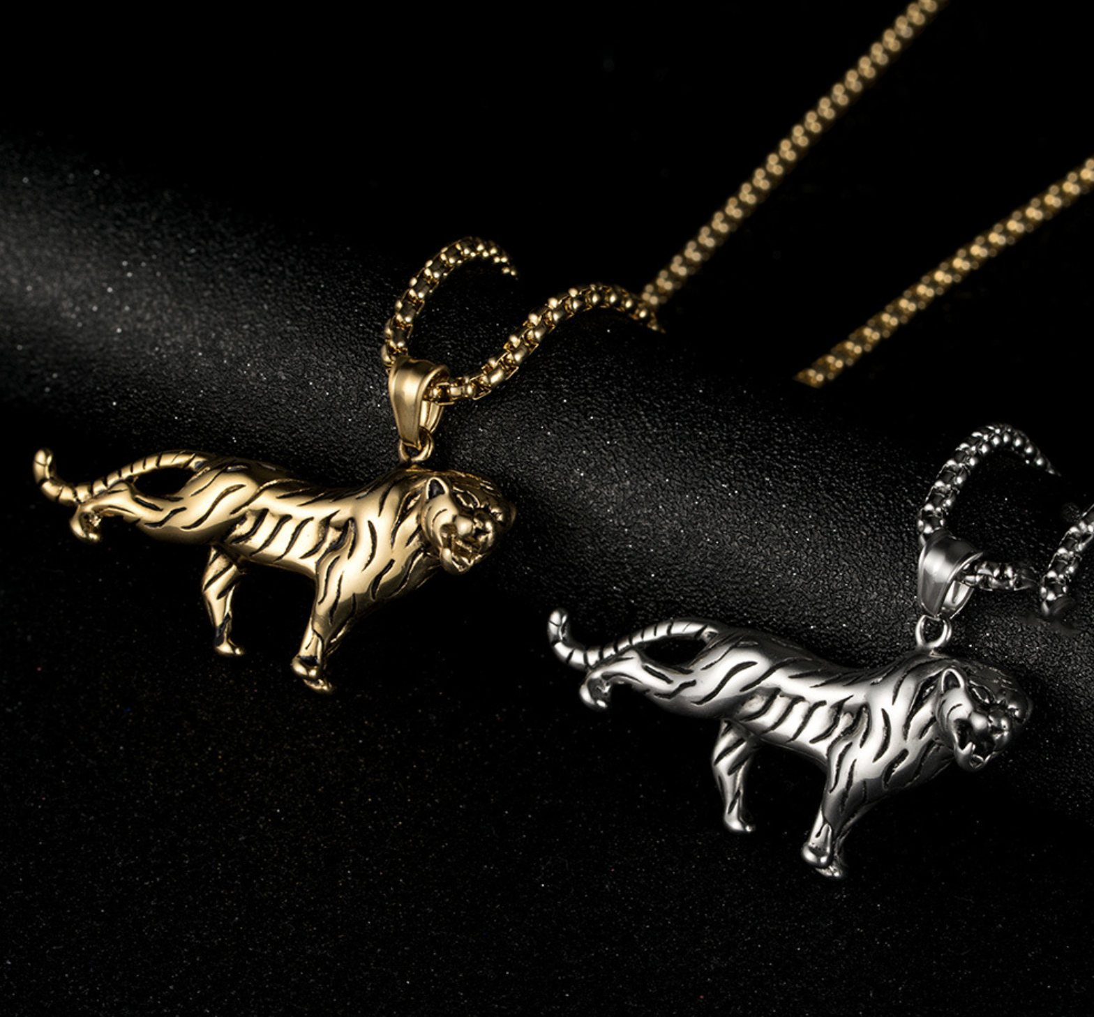 Halsband-Tiger, finns i silver och i guld