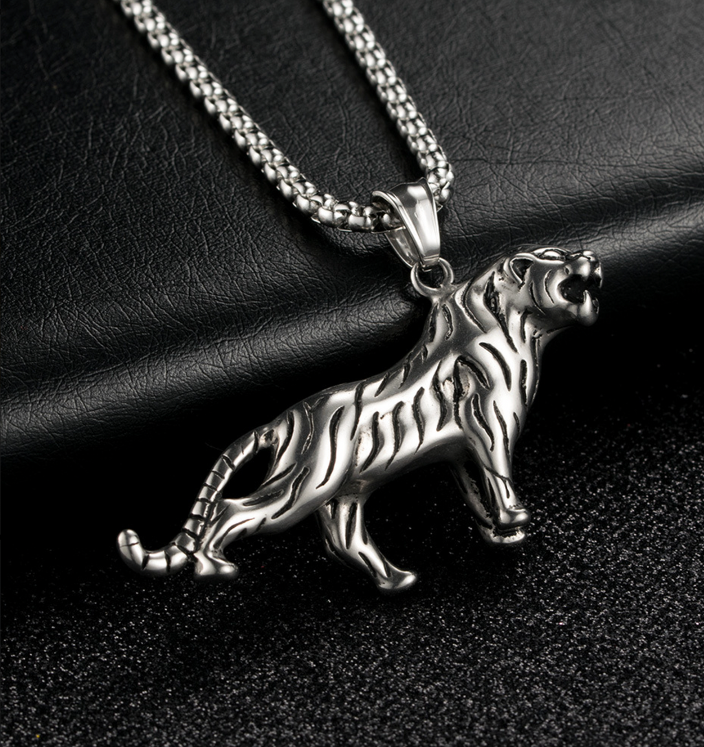 Halsband-Tiger, finns i silver och i guld