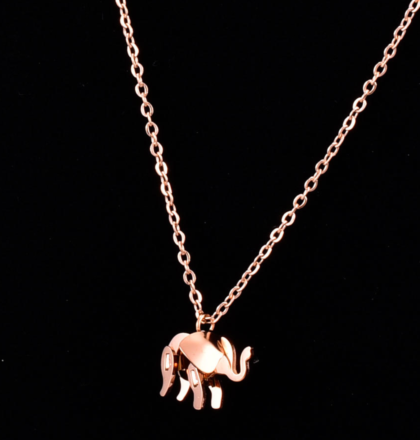 Halsband- Lyckoelefant, finns i silver och i guld
