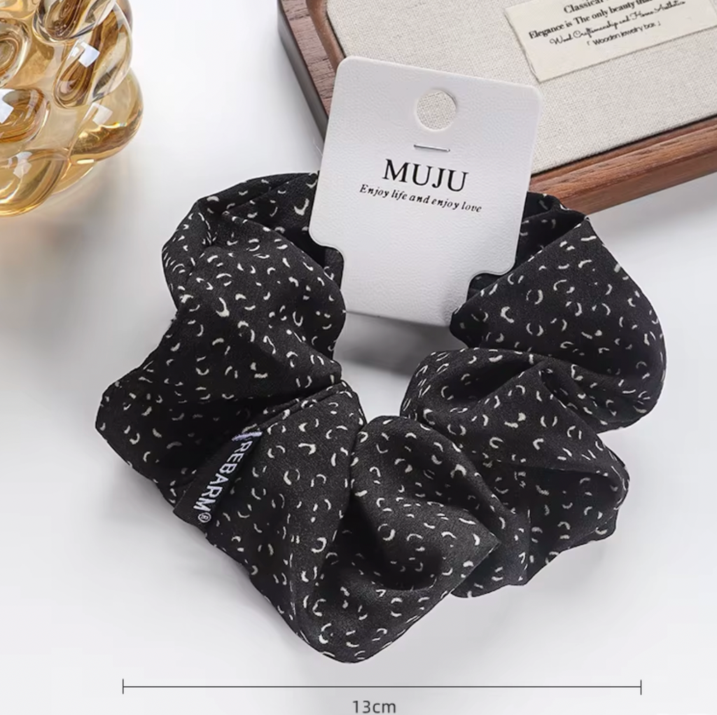 Hårscrunchie 13 cm- Leopard,finns i två nyanser