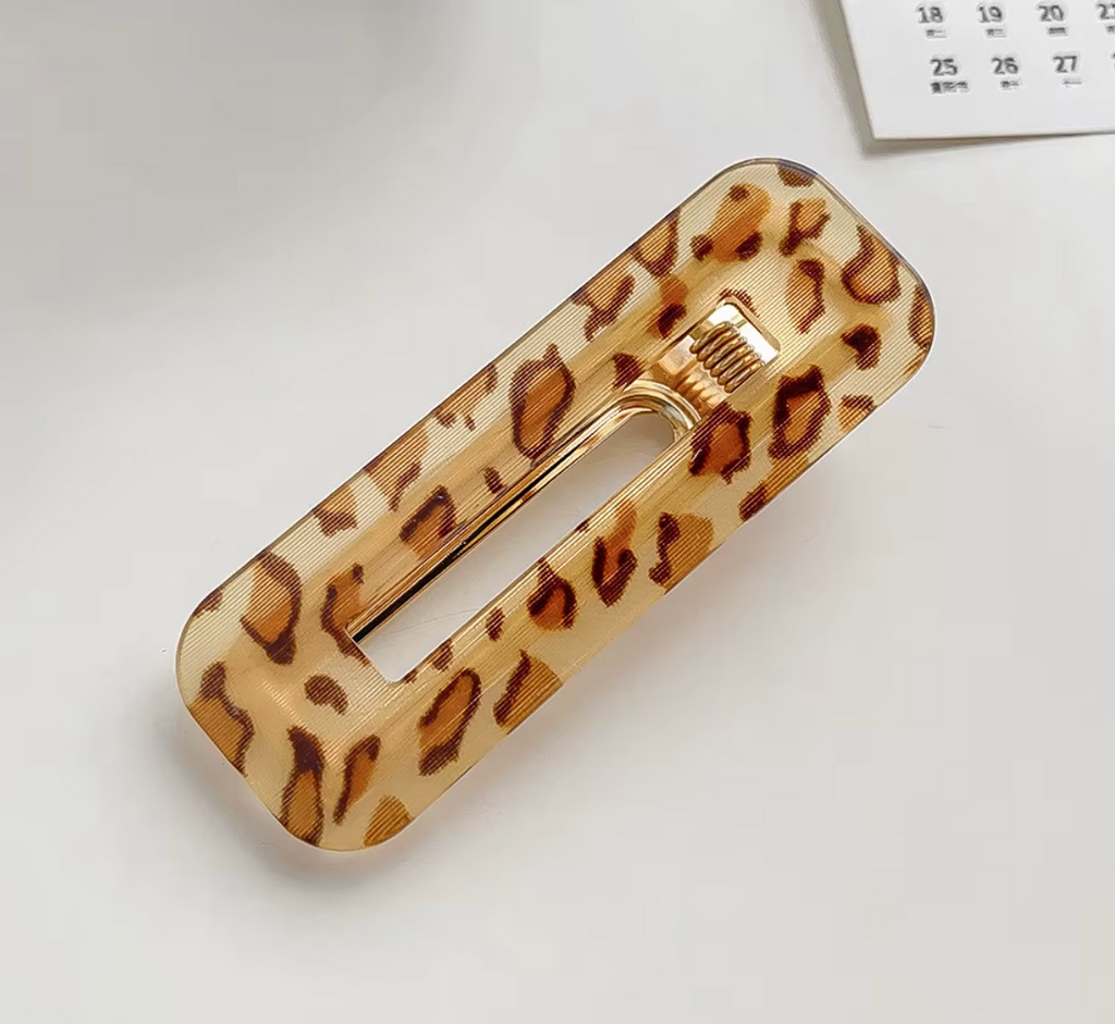 Hårspänne- leopard, finns i olika utföranden och i 4 färgkombinationer