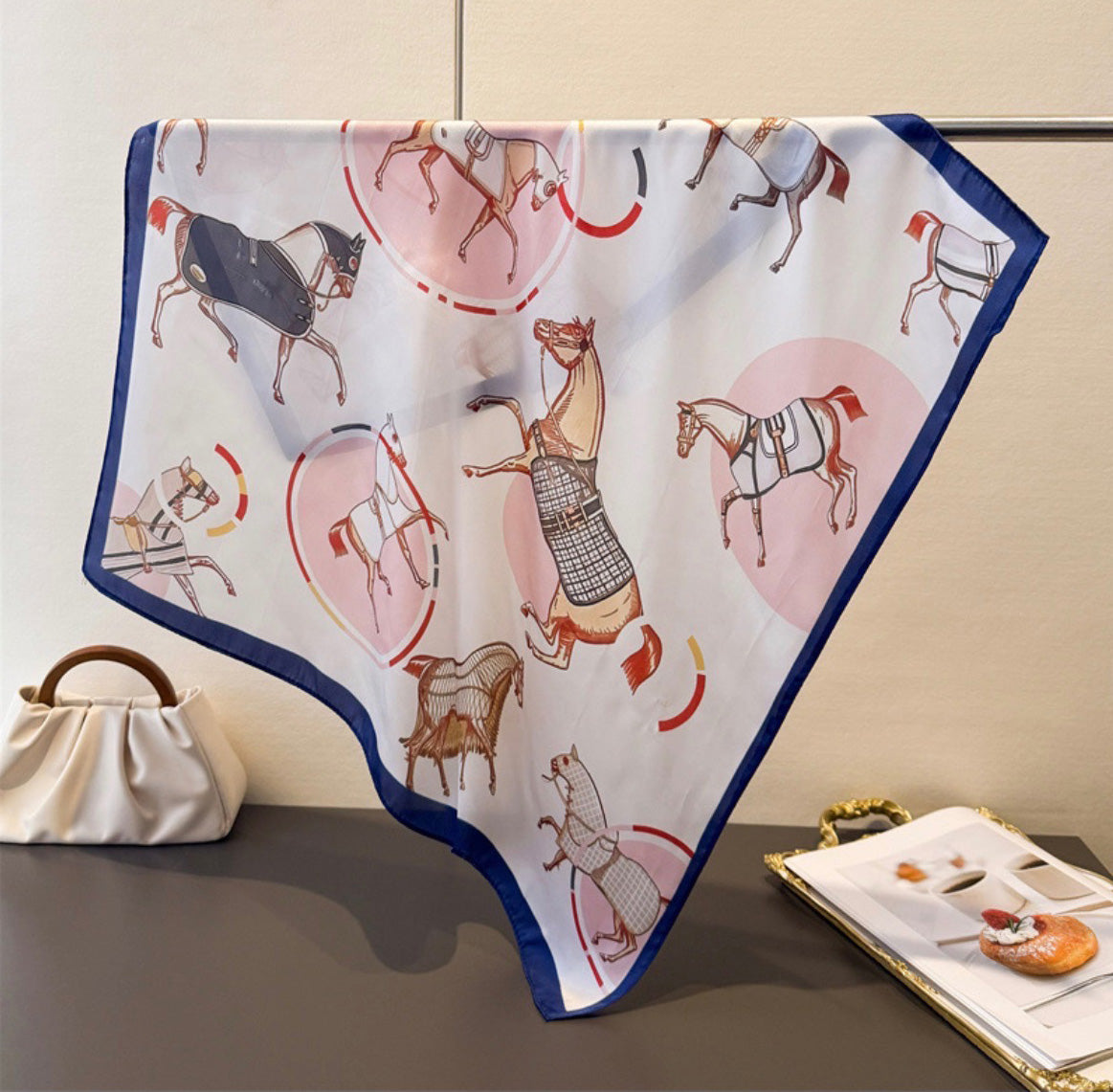 Scarves- Hästar med täcken