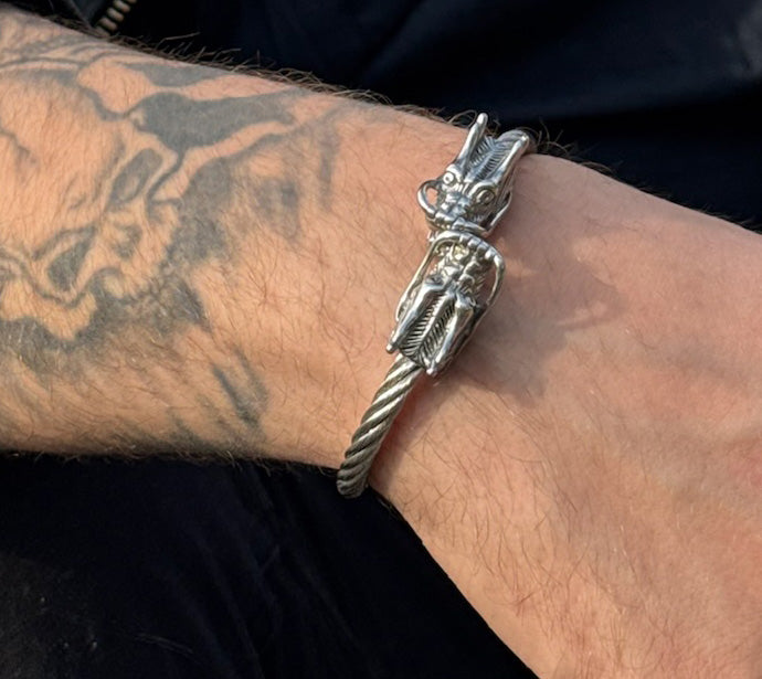 Armband-drake, finns i guld och i silverfärg